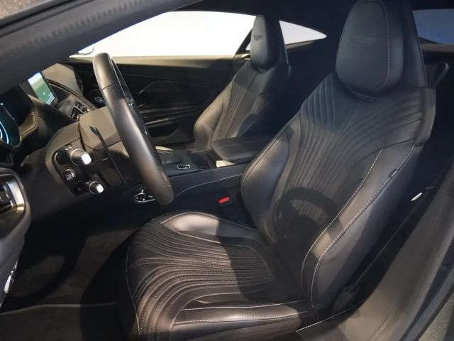 Aston Martin DB11 V8