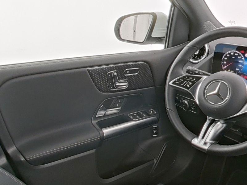 Mercedes-Benz B 180 Progressive Sedan