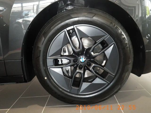 BMW iX Sedan xDrive