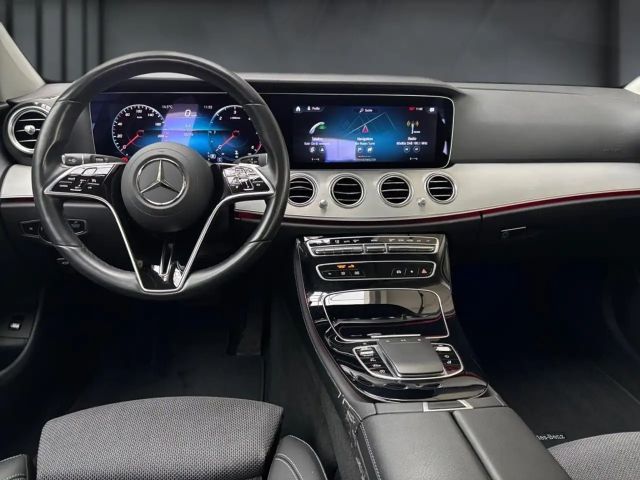 Mercedes-Benz E 220 AVANTGARDE E 220 d Estate