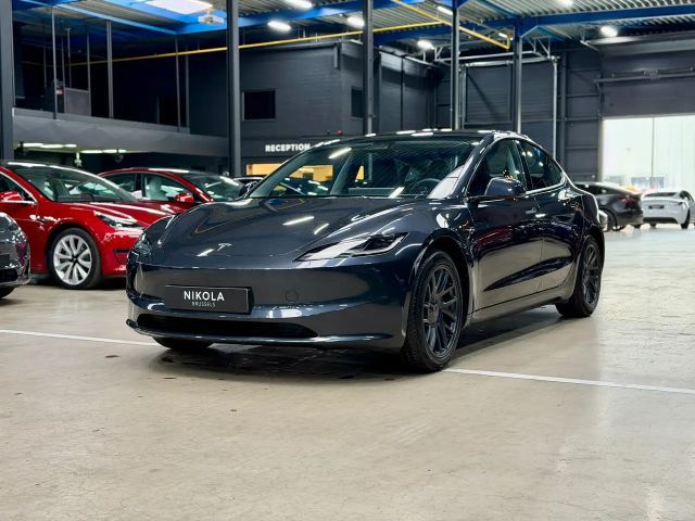 Tesla Model 3 RWD