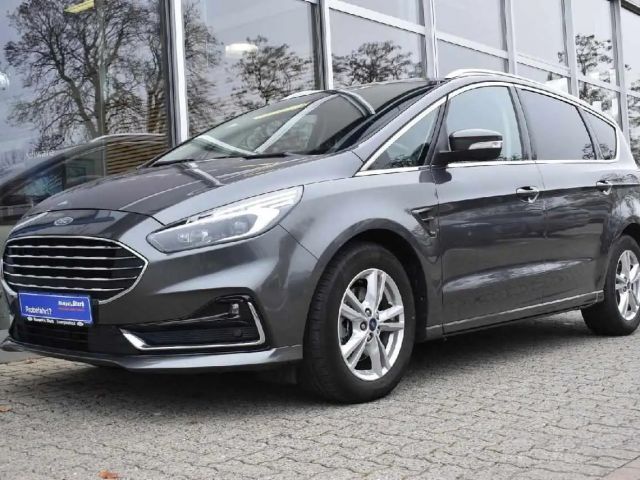 Ford S-Max Titanium