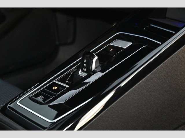 Volkswagen Golf 2.0 TSI DSG Golf VIII