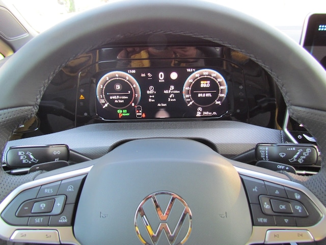 Volkswagen Golf 1.5 eTSI DSG Golf VIII R-Line
