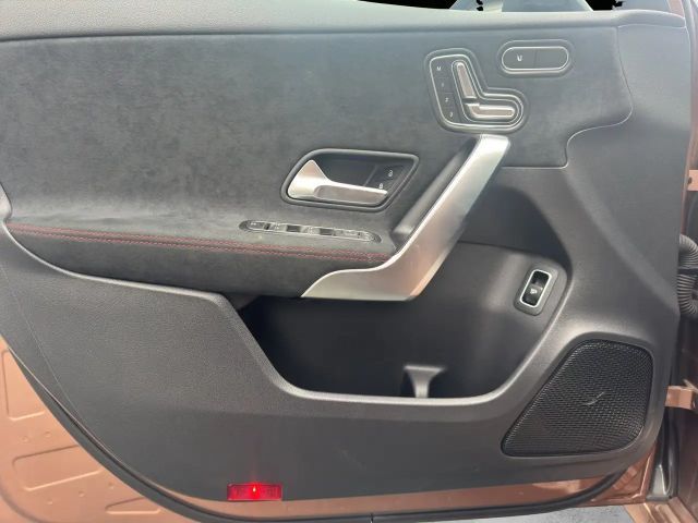 Mercedes-Benz A 250 4MATIC AMG Line