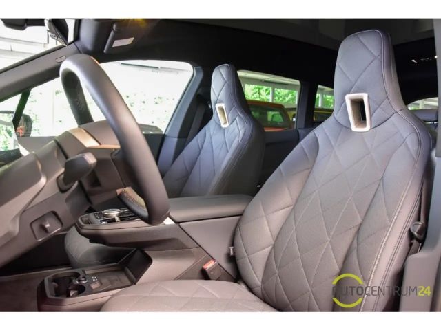 BMW iX 40 SkyLounge Massage HK HUD Soft Laser 360