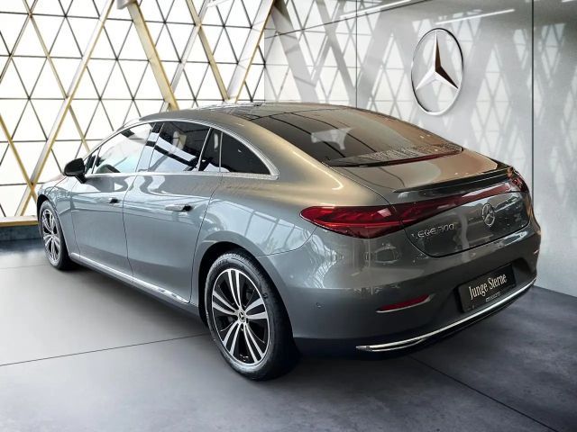 Mercedes-Benz EQE 300 Sedan