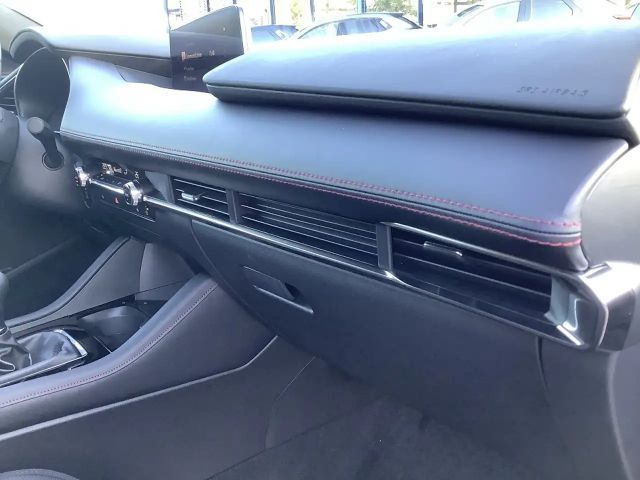 Mazda 3 2.5L Homura SkyActiv e-Skyactiv