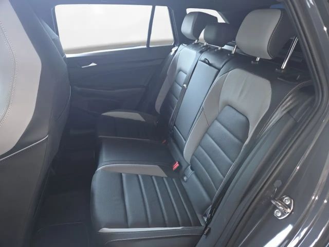 Volkswagen Golf DSG R-Line Variant