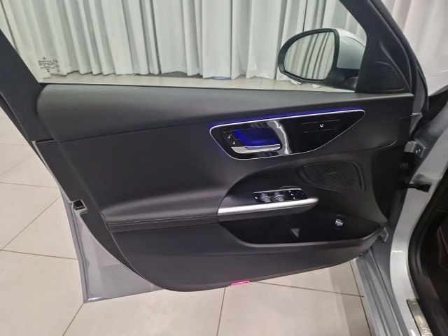 Mercedes-Benz C 200 C 200 d Sedan