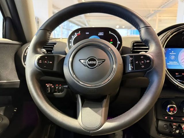 MINI Cooper Clubman Essential Trim KAM+LED+NAVI+KOMF
