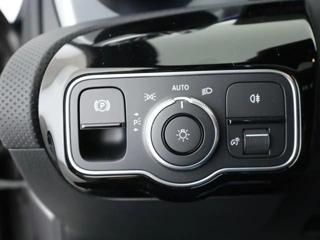 Mercedes-Benz A 220 A 220 d AMG Line