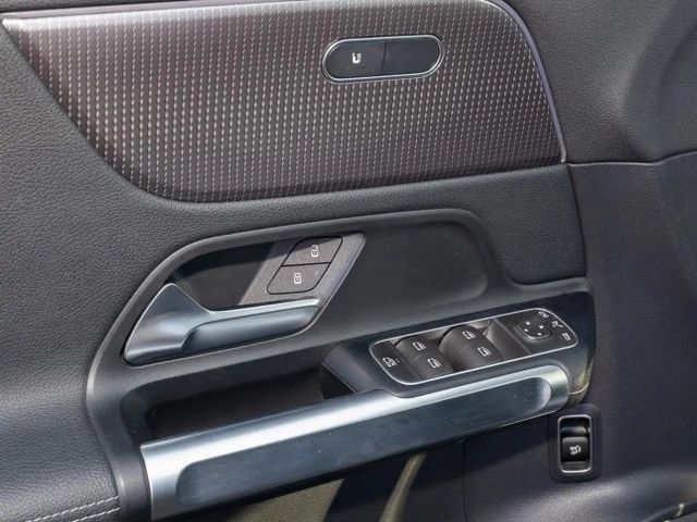 Mercedes-Benz EQB 300 4MATIC