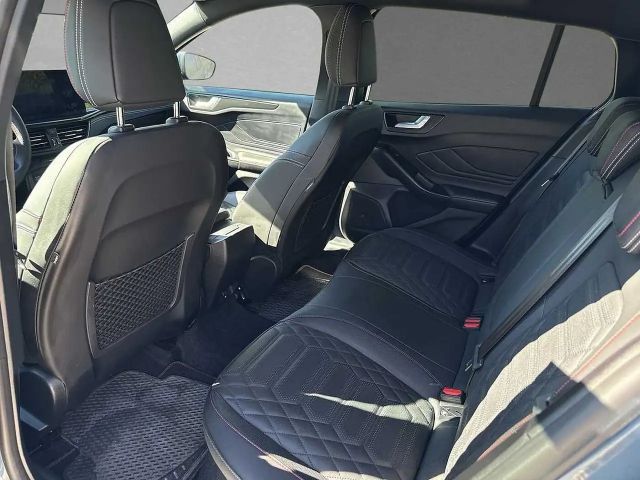 Ford Focus EcoBoost ST Line Vignale Wagon