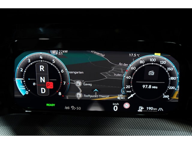 Volkswagen Golf 1.5 eTSI R-Line Variant