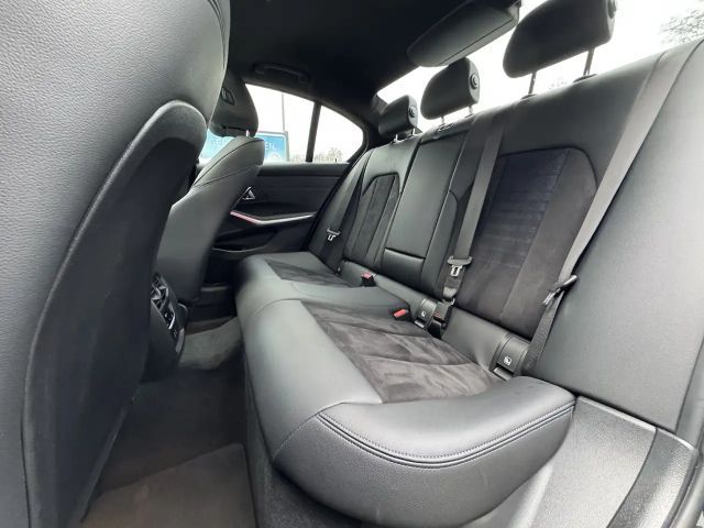 BMW 330 330i M-Sport Sedan xDrive