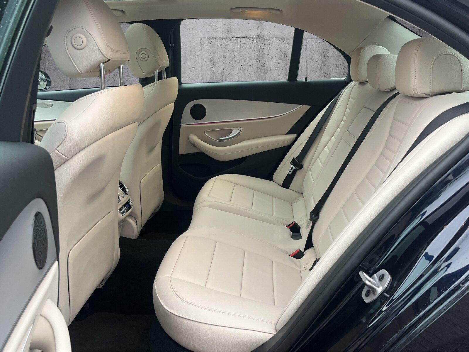 Mercedes-Benz E 300 AMG Line Sedan