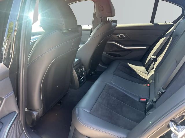 BMW 320 320d M-Sport Sedan xDrive