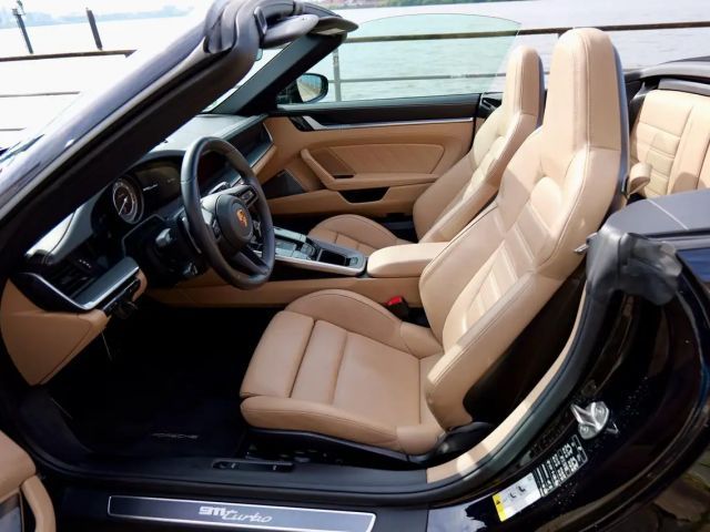 Porsche 992 Cabrio Turbo