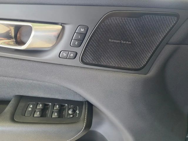 Volvo XC60 AWD Dark Plus Recharge T6