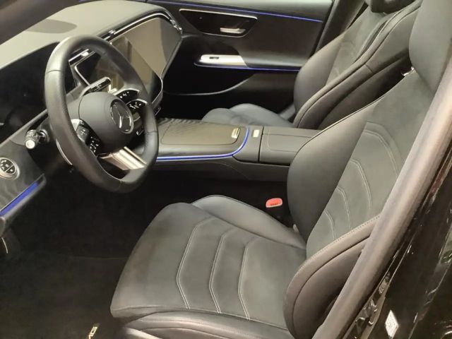 Mercedes-Benz E 200 AMG Line Sedan