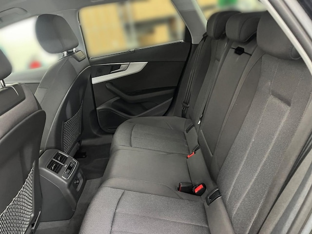 Audi A4 35 TFSI Avant S-Tronic