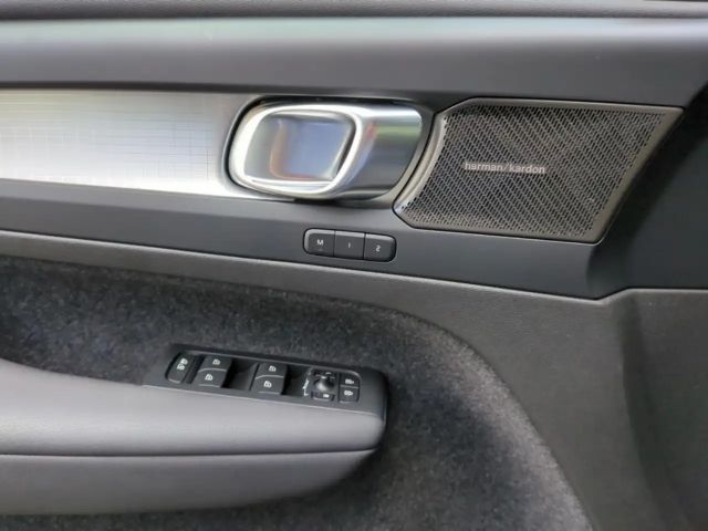 Volvo XC40 Dark Plus