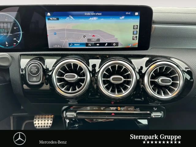 Mercedes-Benz A 180 AMG Line