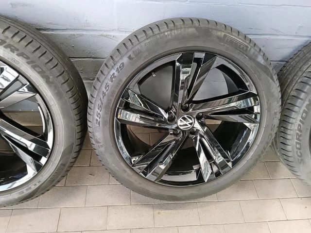 Volkswagen Tiguan 4Motion R-Line Style