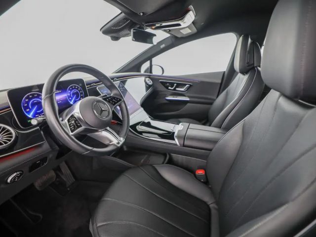 Mercedes-Benz EQE 300 Sedan