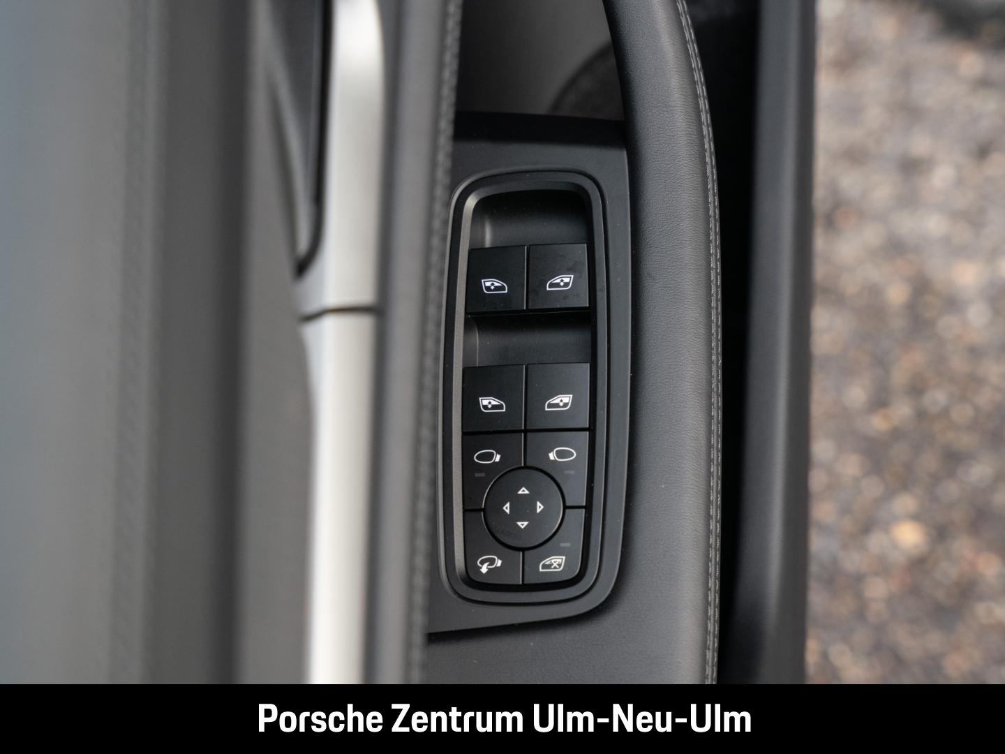 Porsche Taycan 4 Cross Turismo