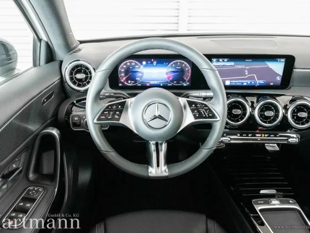 Mercedes-Benz A 200 Hatchback Progressive