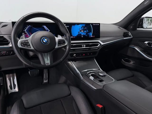 BMW 330 330e M-Sport xDrive