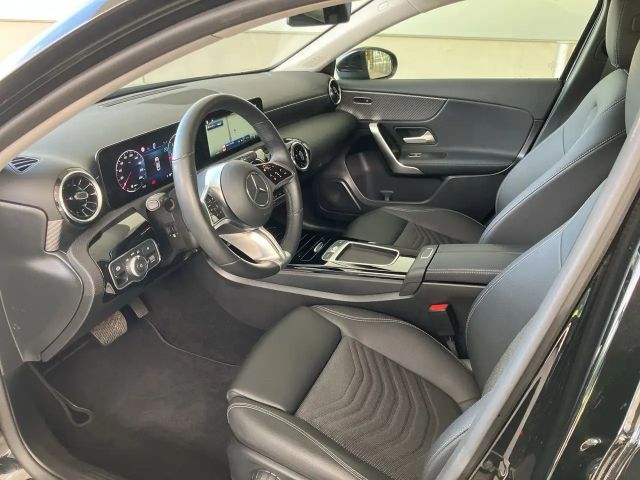 Mercedes-Benz A 180 A 180 d