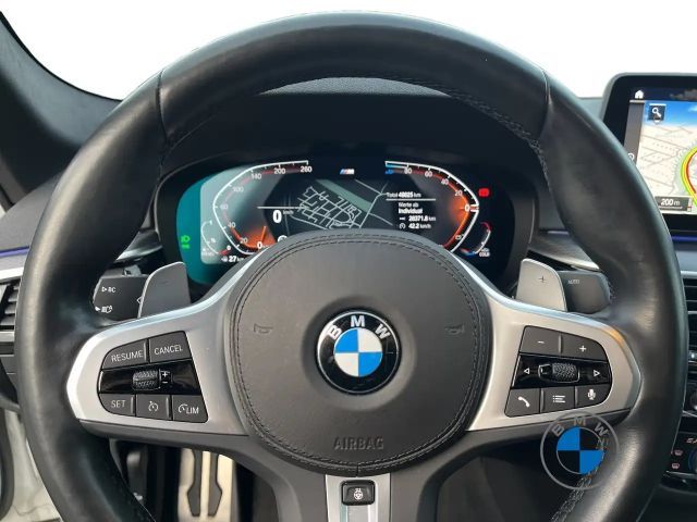 BMW 520 520d M-Sport Sedan