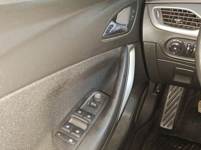 Opel Astra 1.2 Turbo Edition Turbo