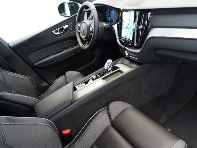 Volvo XC60 AWD Dark Plus