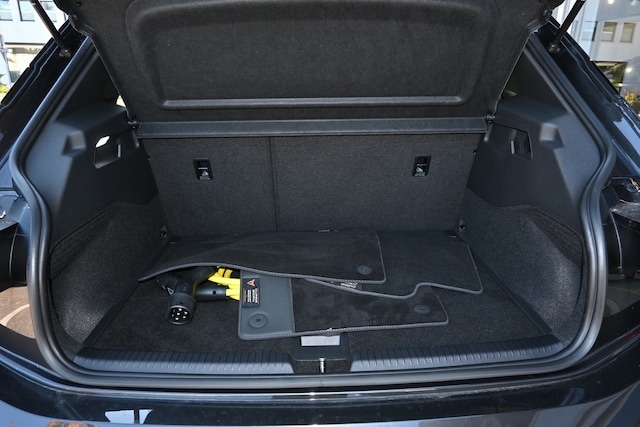 Cupra Born Born HUD LED PDC Kamera ACC