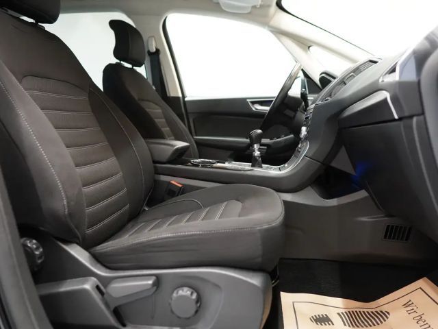 Ford Galaxy 2.0 EcoBl. "Titanium" 7SITZ*LED*DAB*R-KAM