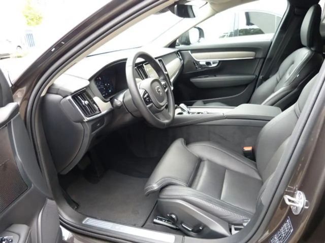 Volvo V90 Cross Country AWD Plus