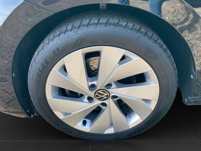 Volkswagen Golf 2.0 TDI DSG Style Variant