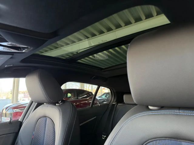 BMW 118 118d M-Sport Sedan