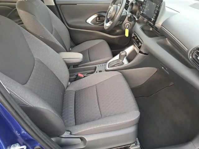 Toyota Yaris Hatchback Team D