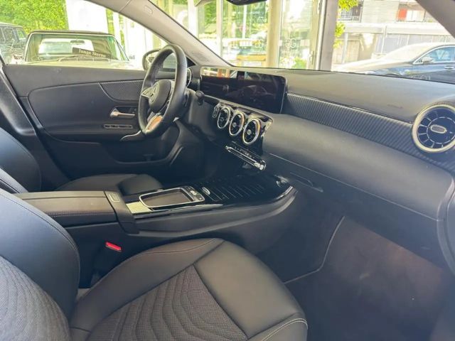 Mercedes-Benz A 180 Progressive