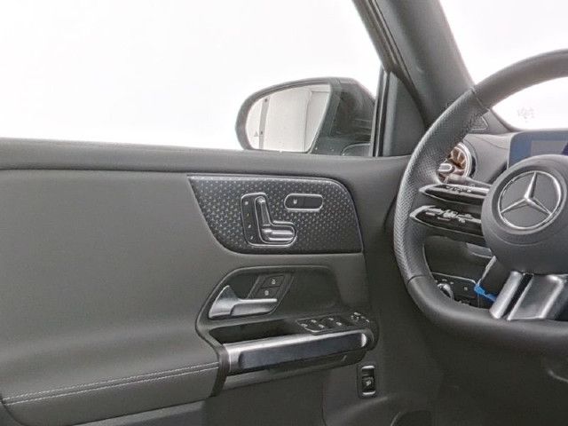 Mercedes-Benz EQB 300 4MATIC