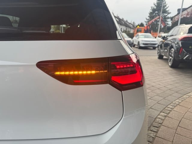 Volkswagen Golf 2.0 TSI DSG Golf VIII