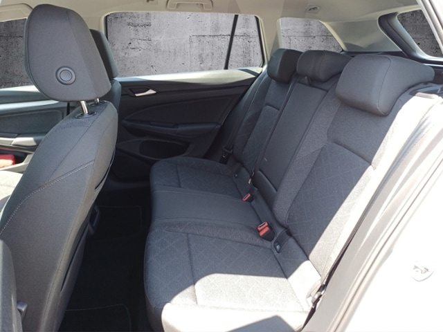 Volkswagen Golf 1.5 eTSI DSG Variant