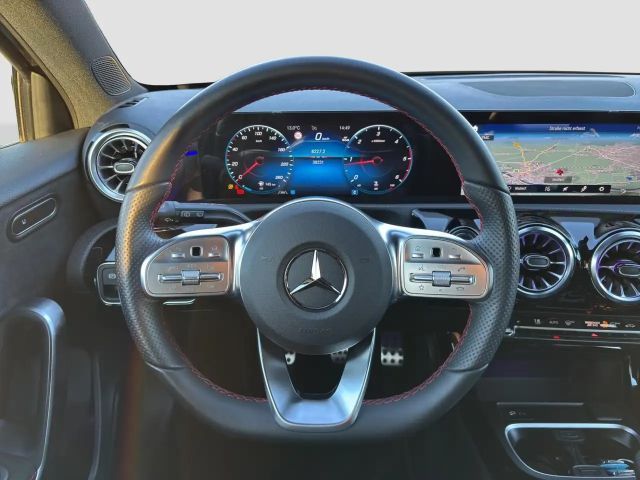 Mercedes-Benz A 200 A 200 d AMG Line