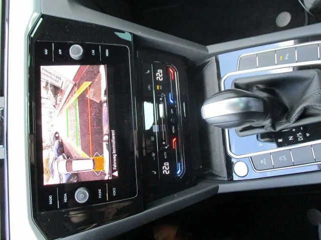 Volkswagen Passat 2.0 TDI Business DSG Variant