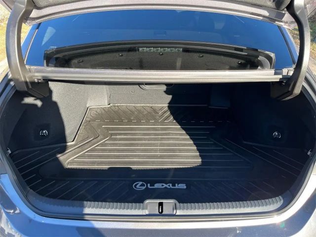 Lexus ES Business Line